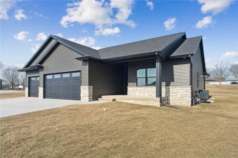 718 Pointer Circle Center Point IA 52213