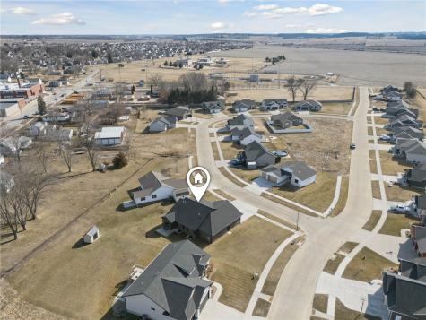 718 Pointer Circle Center Point IA 52213