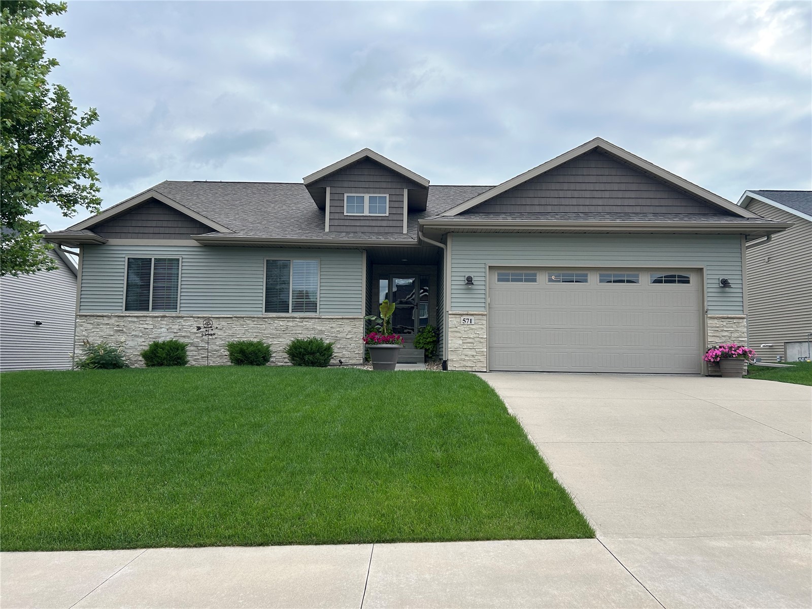 571 Doe Avenue Tiffin IA 52340