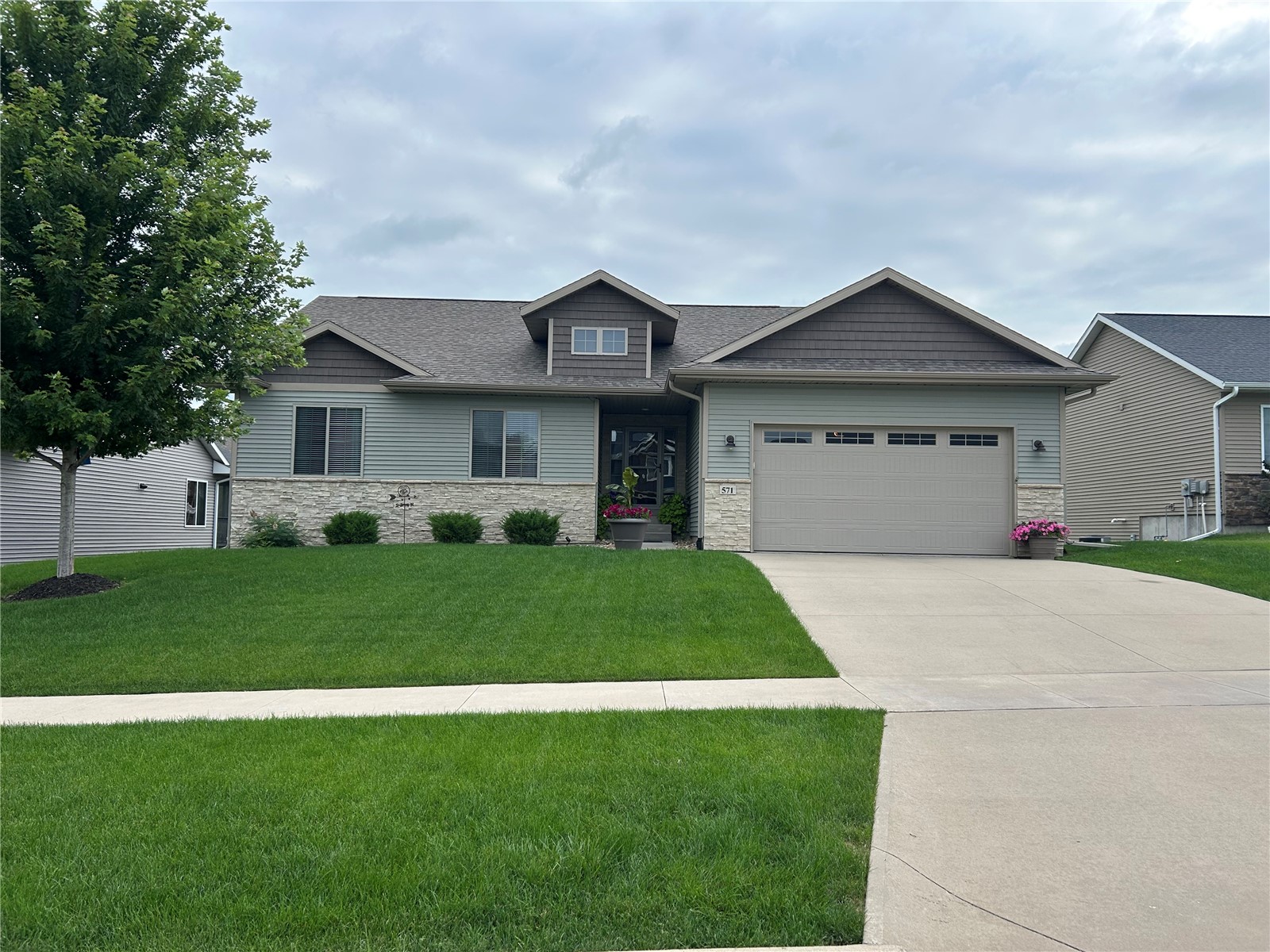 571 Doe Avenue Tiffin IA 52340
