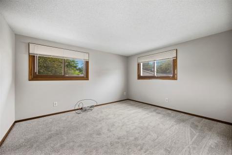 1105 Country Club Drive SE Mt Vernon IA 52314
