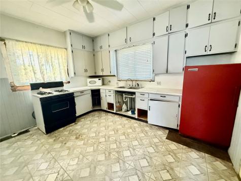 421 4th Avenue S Washington IA 52352