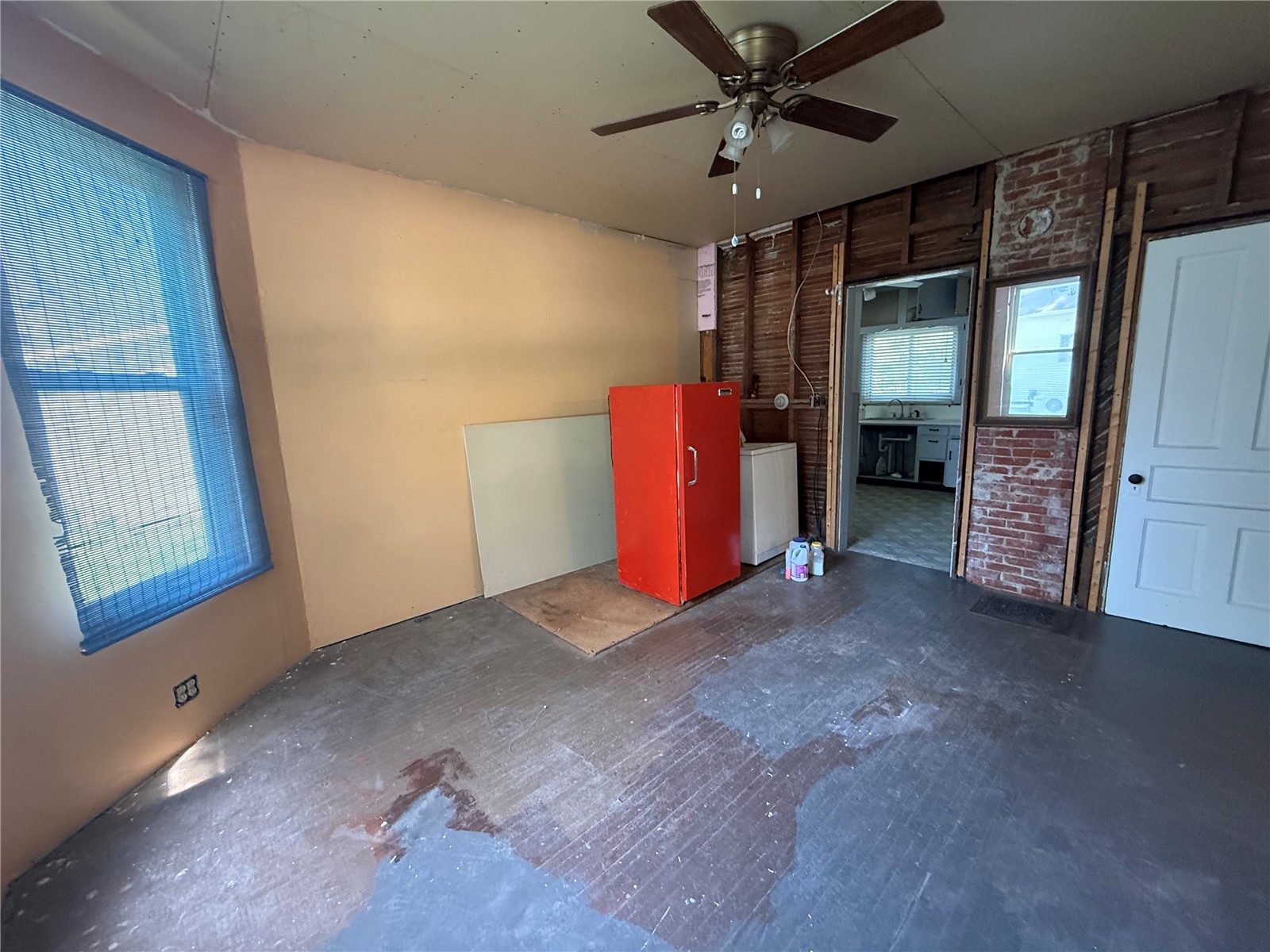 421 4th Avenue S Washington IA 52352