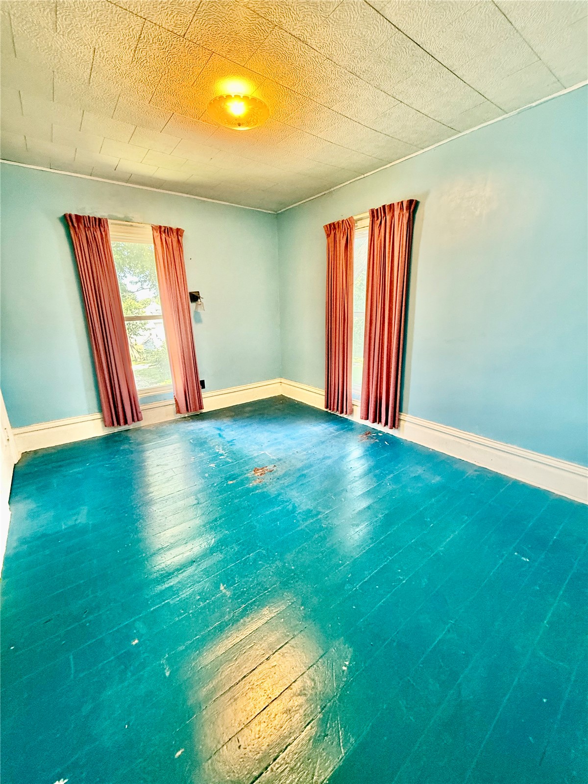 421 4th Avenue S Washington IA 52352