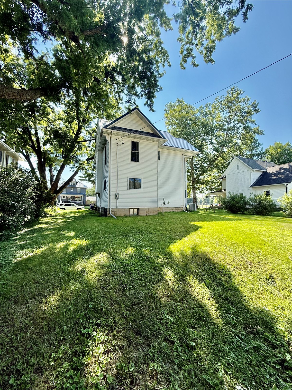 421 4th Avenue S Washington IA 52352