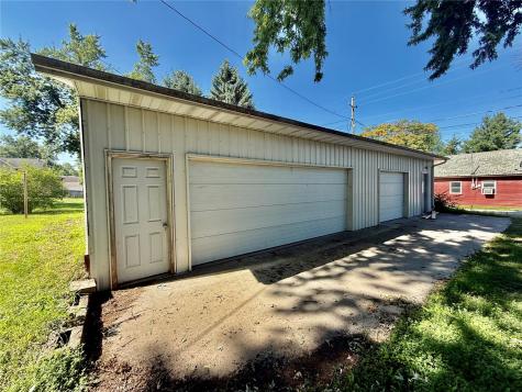 421 4th Avenue S Washington IA 52352