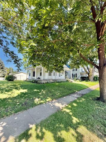 421 4th Avenue S Washington IA 52352