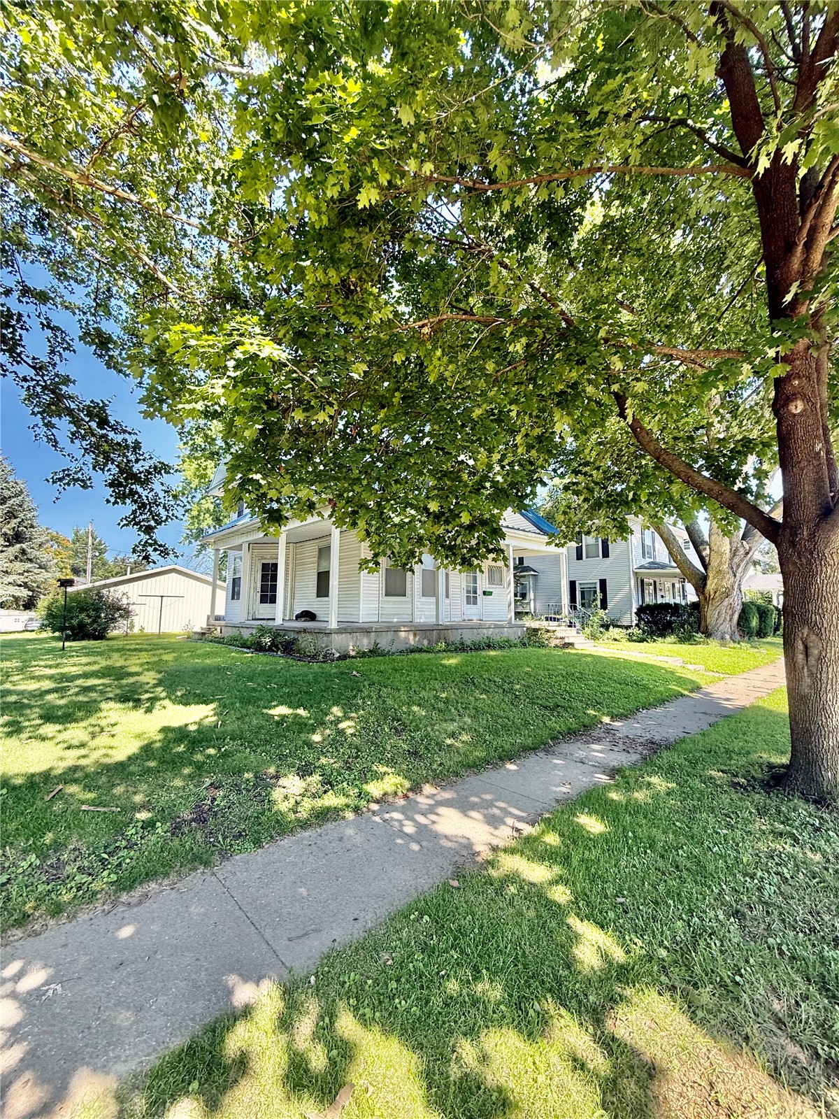 421 4th Avenue S Washington IA 52352