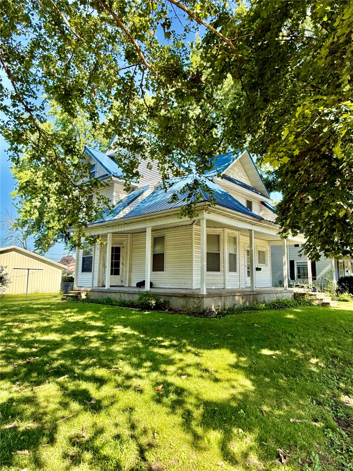 421 4th Avenue S Washington IA 52352