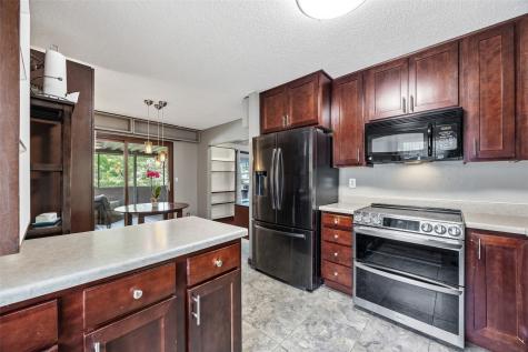 606 Olive Drive NW Cedar Rapids IA 52405