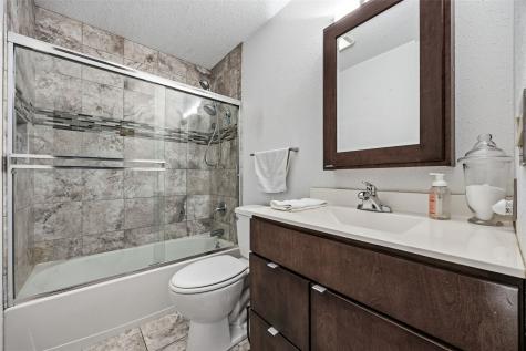 606 Olive Drive NW Cedar Rapids IA 52405