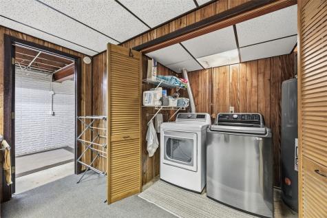 606 Olive Drive NW Cedar Rapids IA 52405