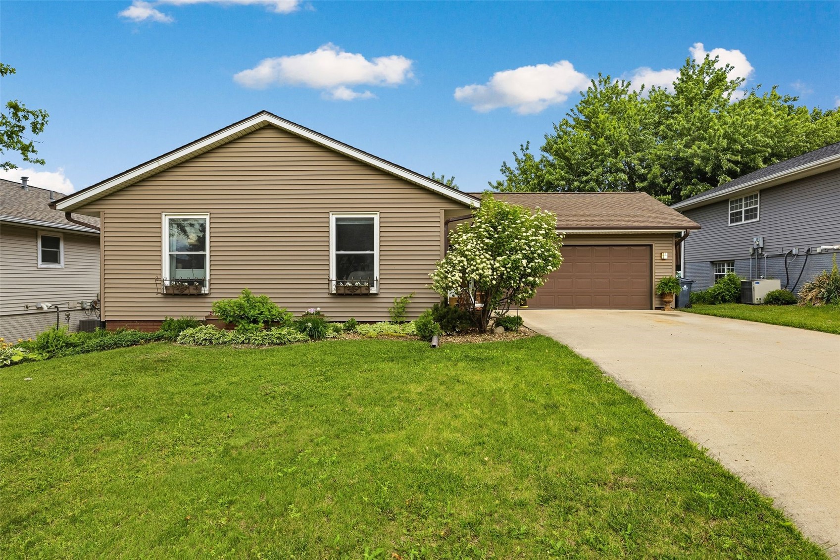 606 Olive Drive NW Cedar Rapids IA 52405