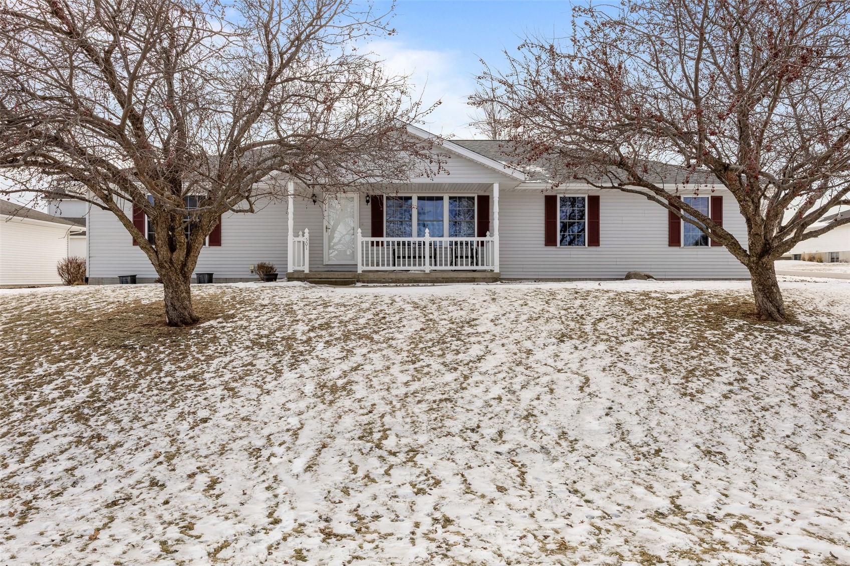 501 5th Street E Newhall IA 52315