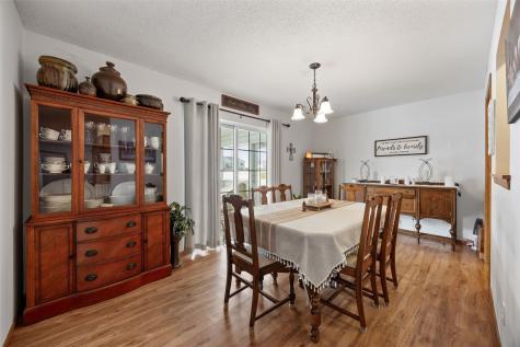 501 5th Street E Newhall IA 52315
