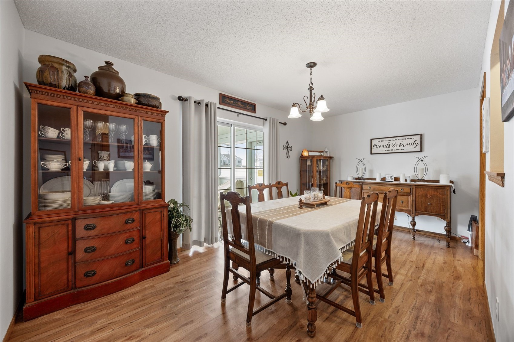 501 5th Street E Newhall IA 52315