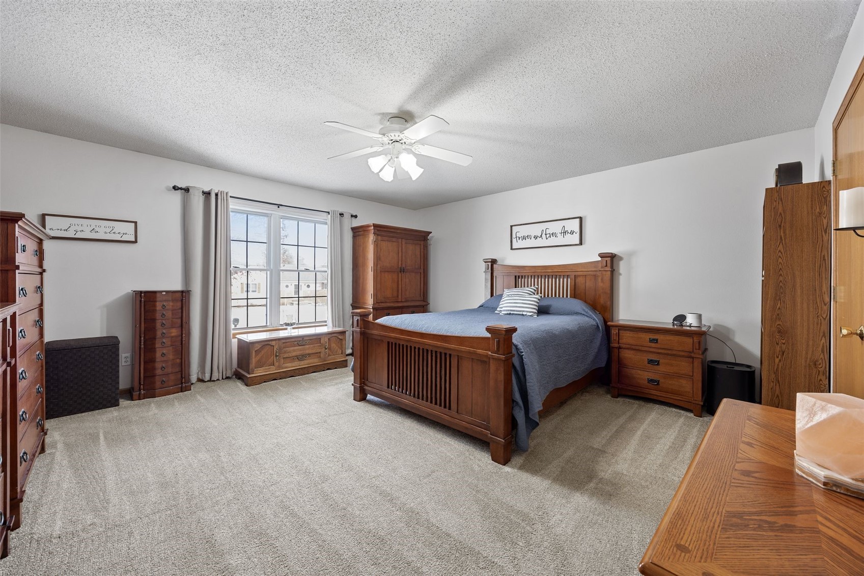 501 5th Street E Newhall IA 52315