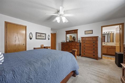 501 5th Street E Newhall IA 52315