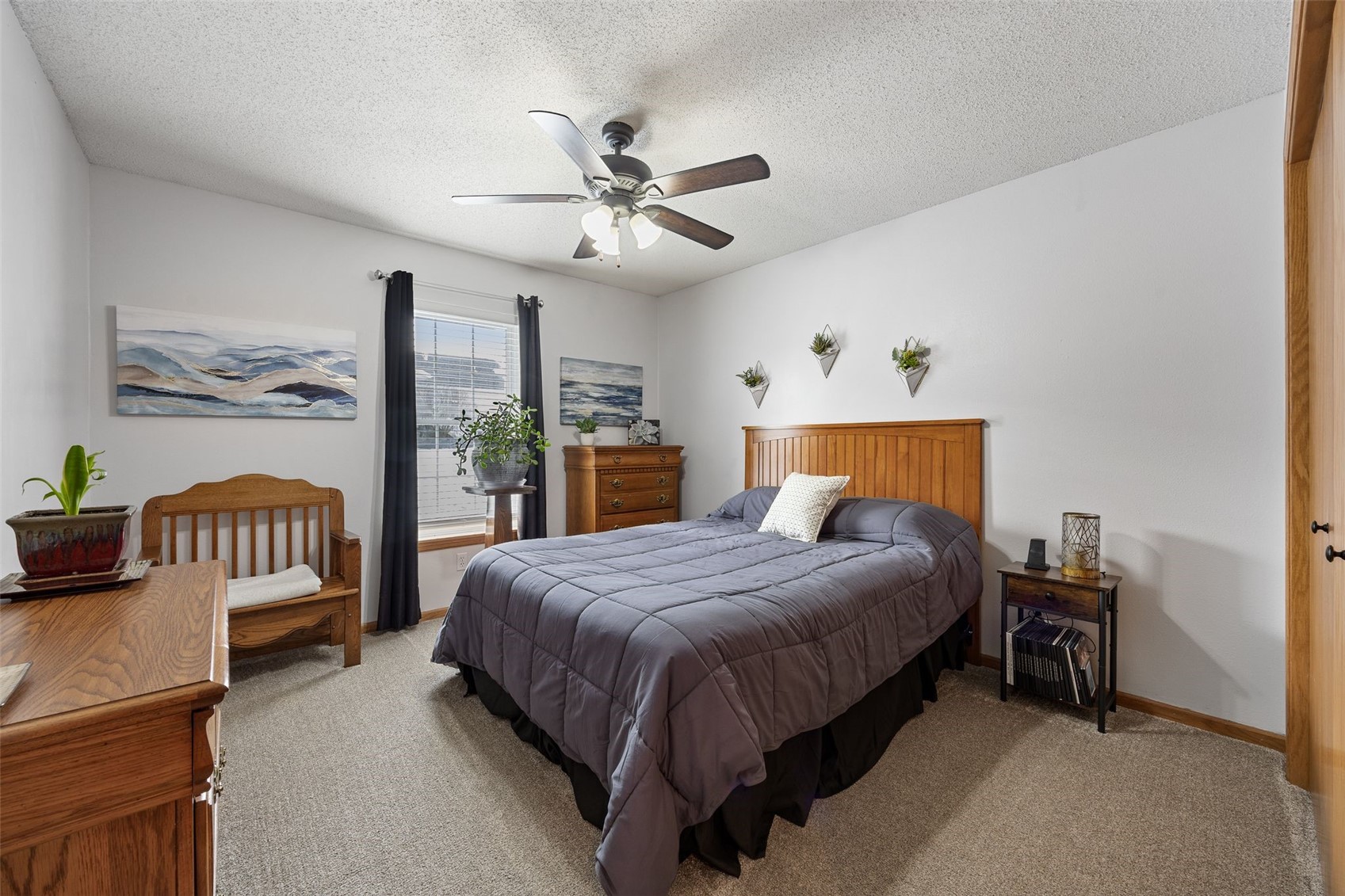 501 5th Street E Newhall IA 52315