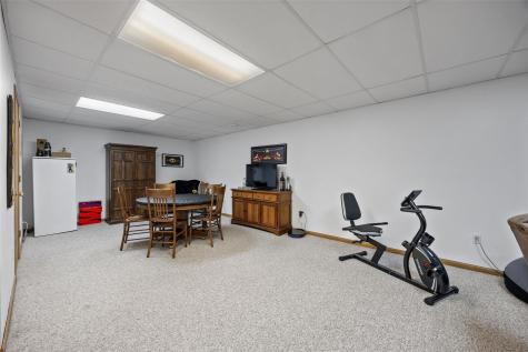 501 5th Street E Newhall IA 52315