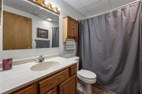 501 5th Street E Newhall IA 52315