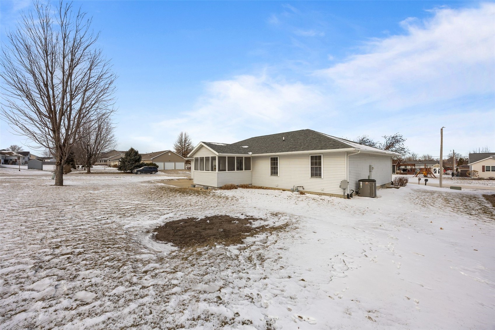 501 5th Street E Newhall IA 52315