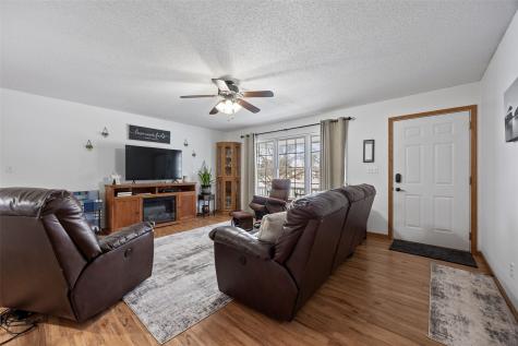 501 5th Street E Newhall IA 52315