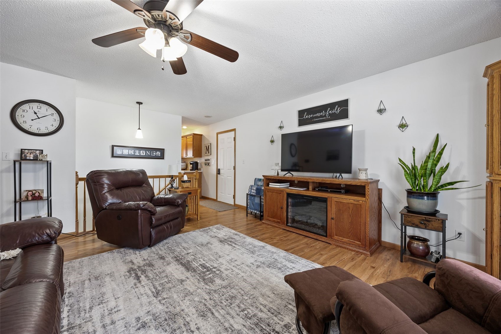 501 5th Street E Newhall IA 52315