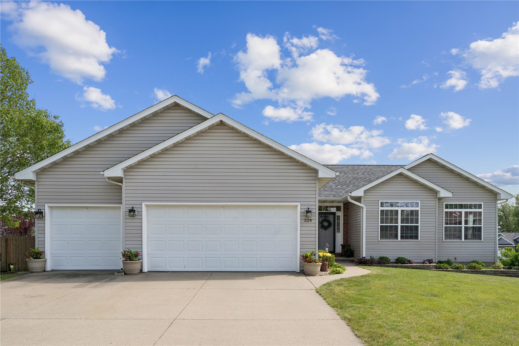 324 Valley Drive Center Point IA 52213