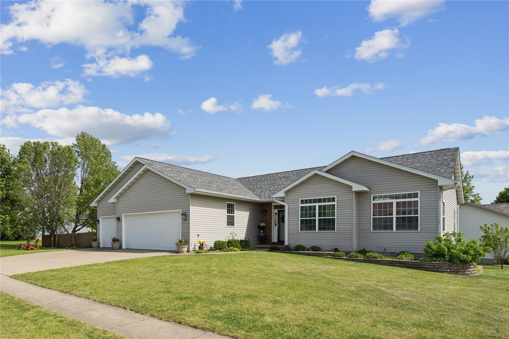 324 Valley Drive Center Point IA 52213