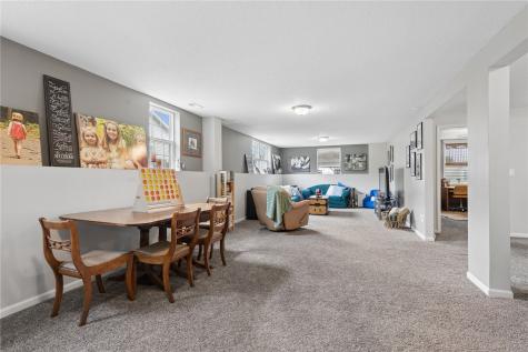 324 Valley Drive Center Point IA 52213