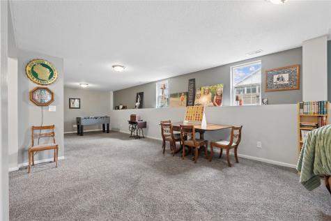 324 Valley Drive Center Point IA 52213