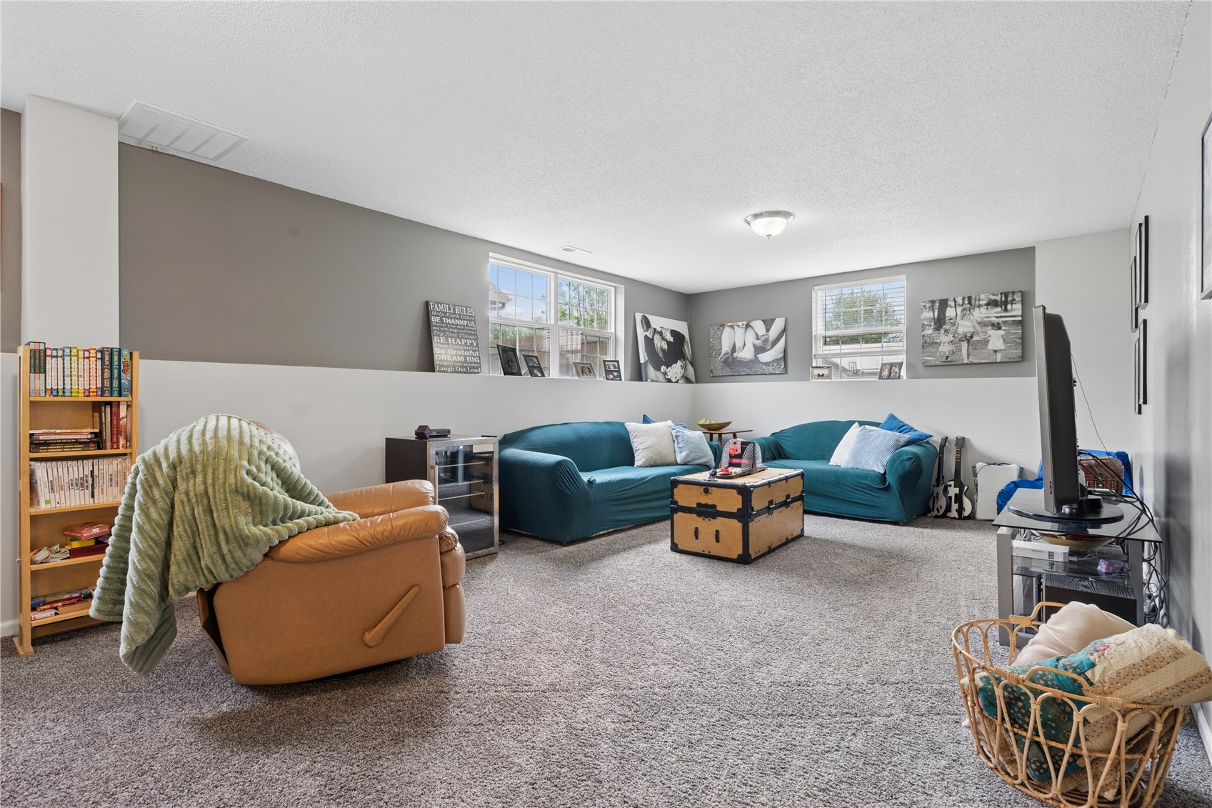 324 Valley Drive Center Point IA 52213