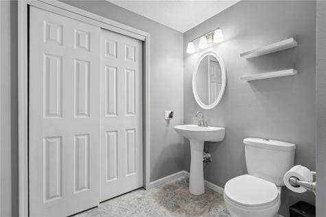 324 Valley Drive Center Point IA 52213