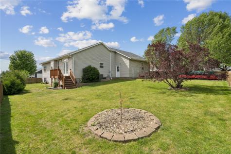 324 Valley Drive Center Point IA 52213