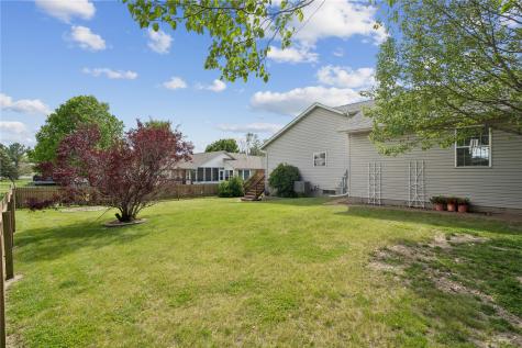 324 Valley Drive Center Point IA 52213