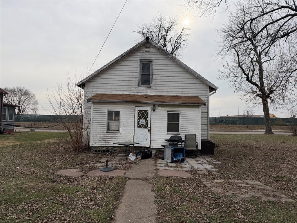 2009 Wallace Street Muscatine IA 52761