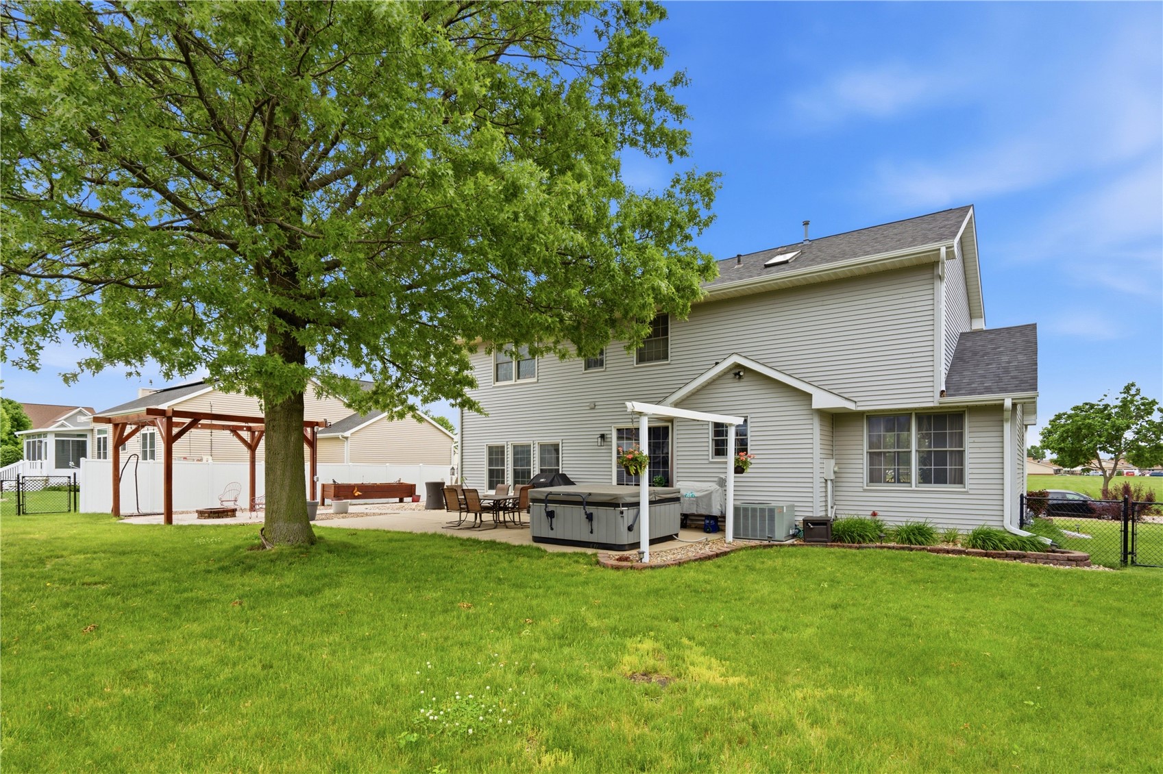 1415 Lyndhurst Drive Hiawatha IA 52233