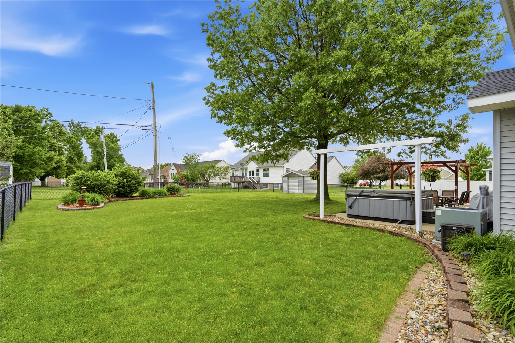 1415 Lyndhurst Drive Hiawatha IA 52233