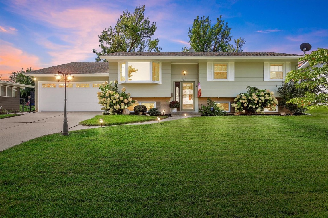 2517 Falbrook Drive NE Cedar Rapids IA 52402