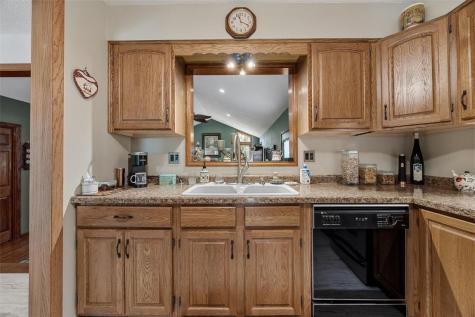 2517 Falbrook Drive NE Cedar Rapids IA 52402