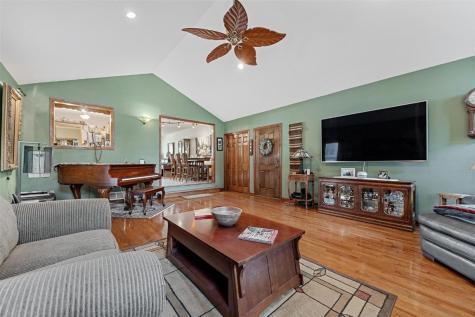 2517 Falbrook Drive NE Cedar Rapids IA 52402