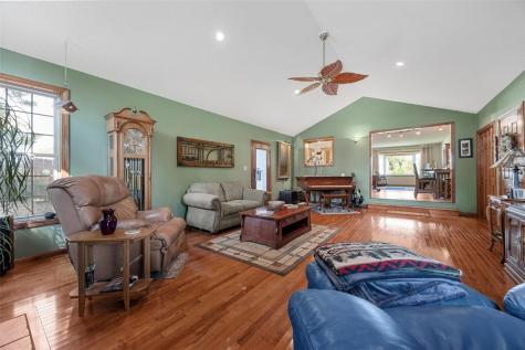 2517 Falbrook Drive NE Cedar Rapids IA 52402