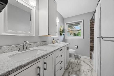 2517 Falbrook Drive NE Cedar Rapids IA 52402