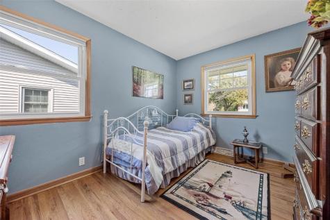 2517 Falbrook Drive NE Cedar Rapids IA 52402