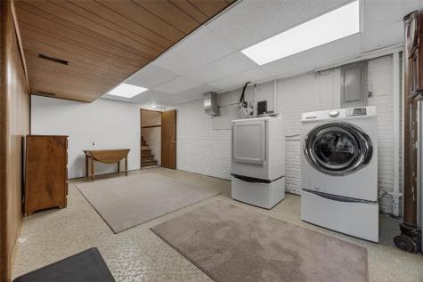 2517 Falbrook Drive NE Cedar Rapids IA 52402