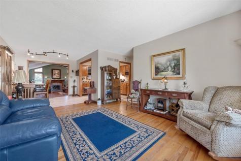 2517 Falbrook Drive NE Cedar Rapids IA 52402