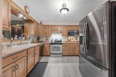 2517 Falbrook Drive NE Cedar Rapids IA 52402
