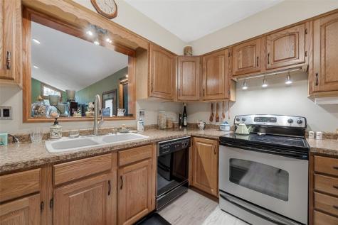 2517 Falbrook Drive NE Cedar Rapids IA 52402