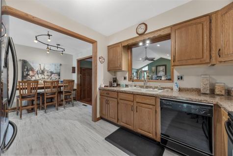 2517 Falbrook Drive NE Cedar Rapids IA 52402